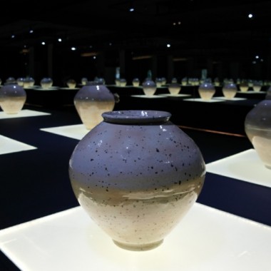 안규엽6. Buncheong moon jar 46x43x46cm buncheong 2014_resized.jpg